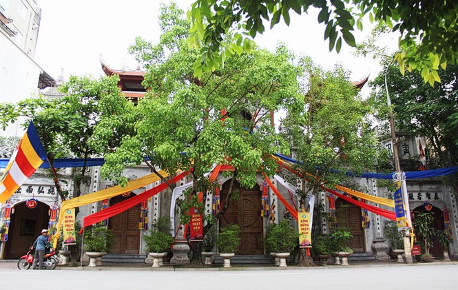 Chùa Hà Nội trang hoàng đón mừng Đại lễ Phật đản - ảnh 2